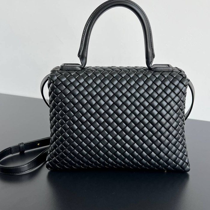 BV ショルダーバッグ レザー ハンドバッグ パッティ 19×26×11cm