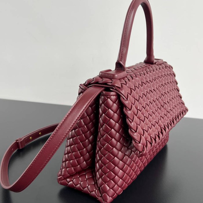 BV ショルダーバッグ レザー ハンドバッグ パッティ 19×26×11cm