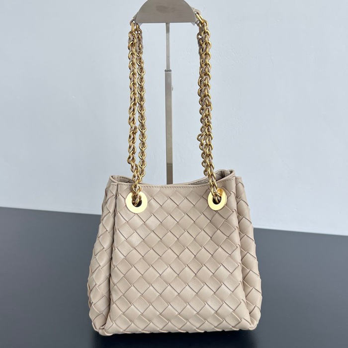 BV ショルダーバッグ レザー ハンドバッグ パラシュート 21×17×16.5cm BV ショルダーバッグ レザー ハンドバッグ パラシュート 21×17×16.5cm