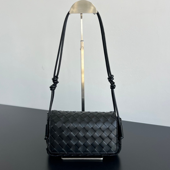 BV ショルダーバッグ レザー ハンドバッグ ノットゥルノ 21×11×9cm BV ショルダーバッグ レザー ハンドバッグ ノットゥルノ 21×11×9cm