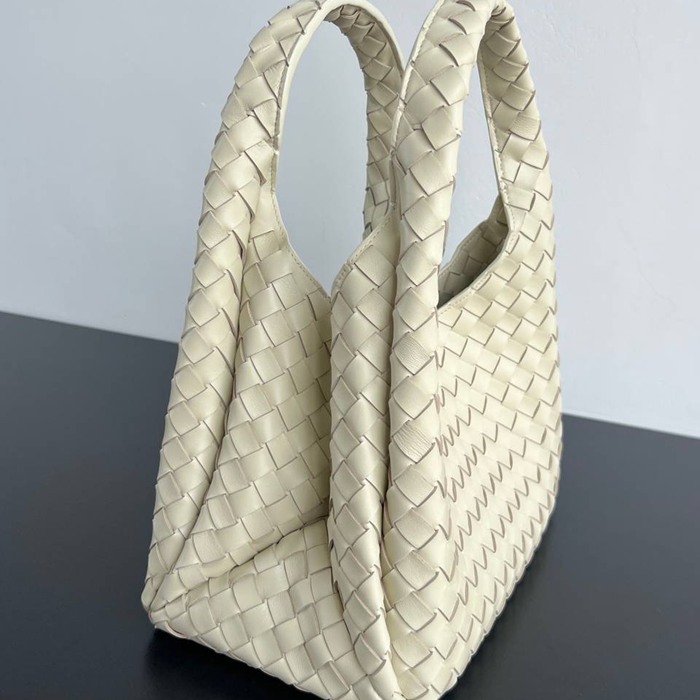 BV ショルダーバッグ レザー ハンドバッグ カンパーナ 33×20×16.5cm