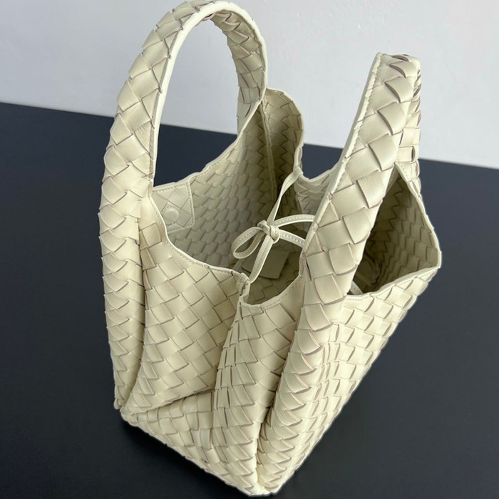 BV ショルダーバッグ レザー ハンドバッグ カンパーナ 33×20×16.5cm