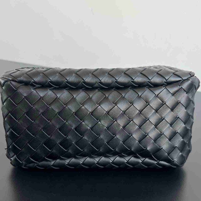 BV ショルダーバッグ レザー ハンドバッグ カンパーナ 28×16×15cm