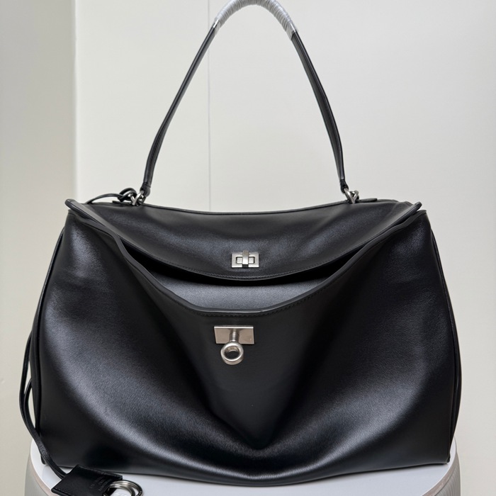 バレンシアガ ショルダーバッグ ロデオ 40×30×13cm バレンシアガ ショルダーバッグ ロデオ 40×30×13cm