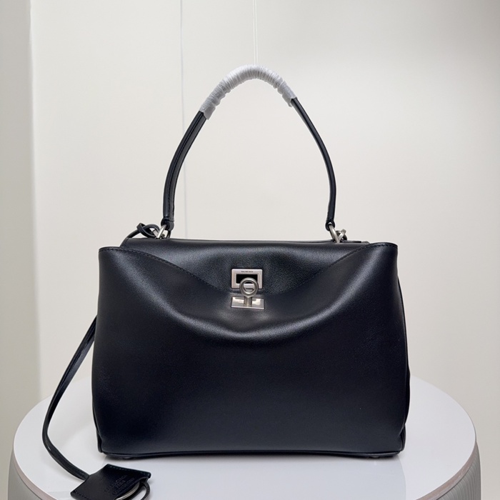 バレンシアガ ショルダーバッグ ロデオ 29×20×10cm バレンシアガ ショルダーバッグ ロデオ 29×20×10cm