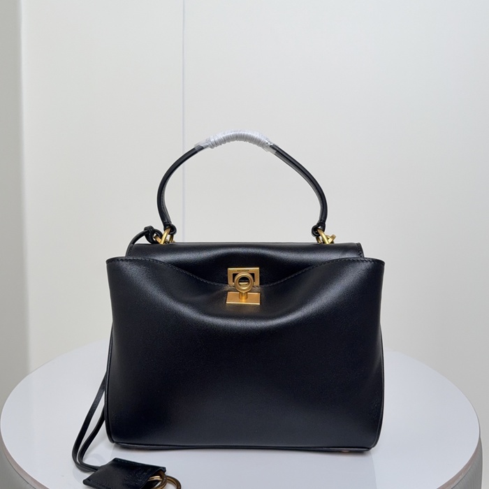 バレンシアガ ショルダーバッグ ロデオ 22×10×8cm バレンシアガ ショルダーバッグ ロデオ 22×10×8cm