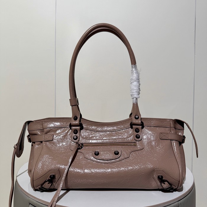 バレンシアガ ショルダーバッグ ルシティ 40×32×18cm バレンシアガ ショルダーバッグ ルシティ 40×32×18cm