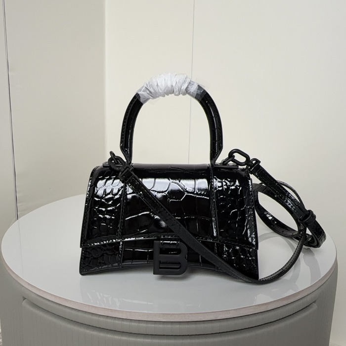 バレンシアガ ショルダーバッグ アワーグラス 19×8×21cm バレンシアガ ショルダーバッグ アワーグラス 19×8×21cm