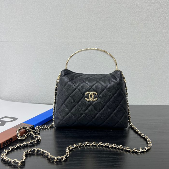 シャネル ショルダーバッグ 18×13×7cm