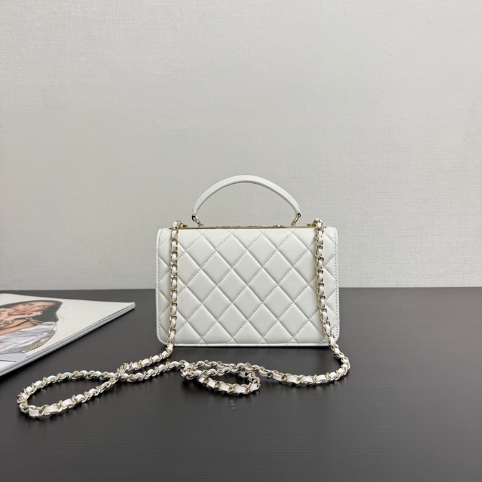 シャネル ショルダーバッグ トレンディCC 18×cm