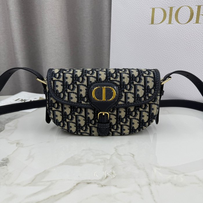 ディオール ショルダーバッグ ボビー 21×12×5.1cm ディオール ショルダーバッグ ボビー 21×12×5.1cm