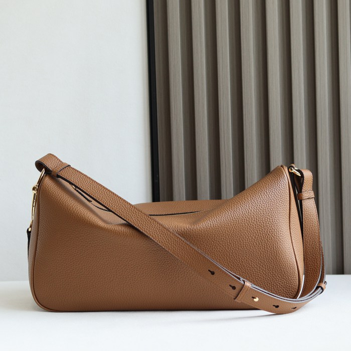 グッチ ショルダーバッグ ハーフホースビット 38×20×15cm