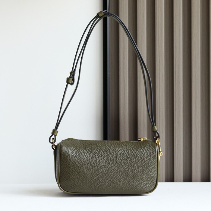 グッチ ショルダーバッグ ハーフホースビット 19×19.5×9cm