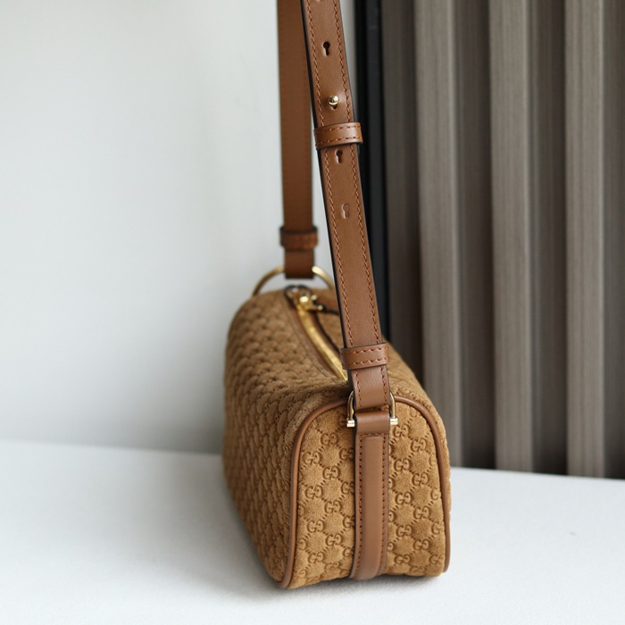 グッチ ショルダーバッグ ハーフホースビット 19×19.5×9cm
