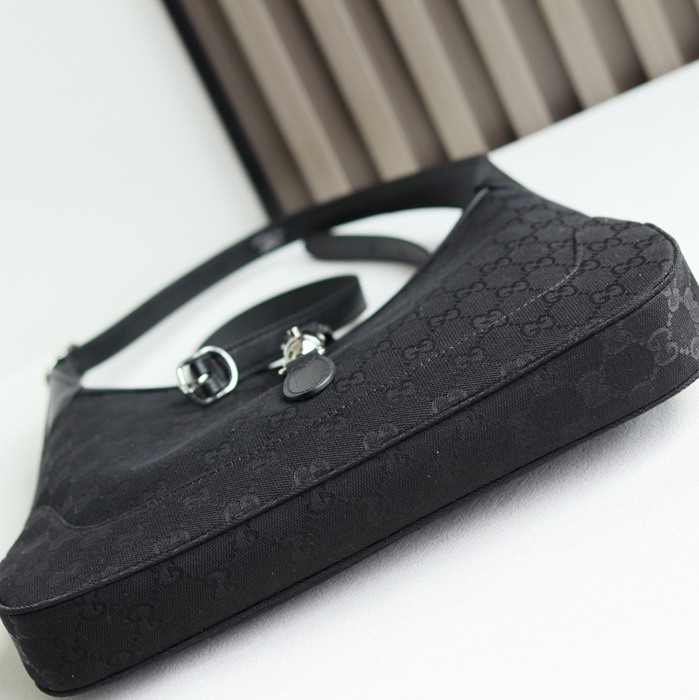 グッチ ショルダーバッグ 28×19×4.5cm
