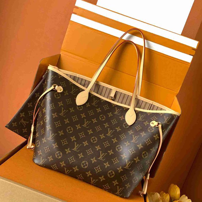 LV トートバッグ ネヴァーフル 31×28×14cm LV トートバッグ ネヴァーフル 31×28×14cm