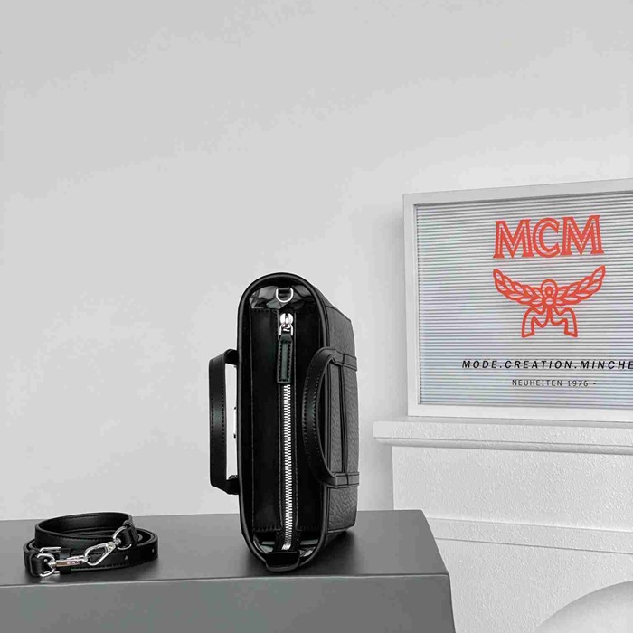 MCM ショルダーバッグ アレン 19×9.5×18.5cm