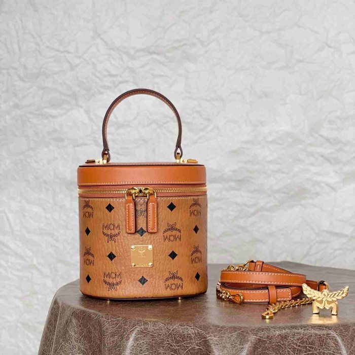 MCM ショルダーバッグ アレン 16×14×16cm