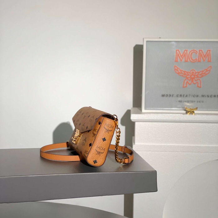 MCM ショルダーバッグ トレイシー 23.5×5×13.5cm