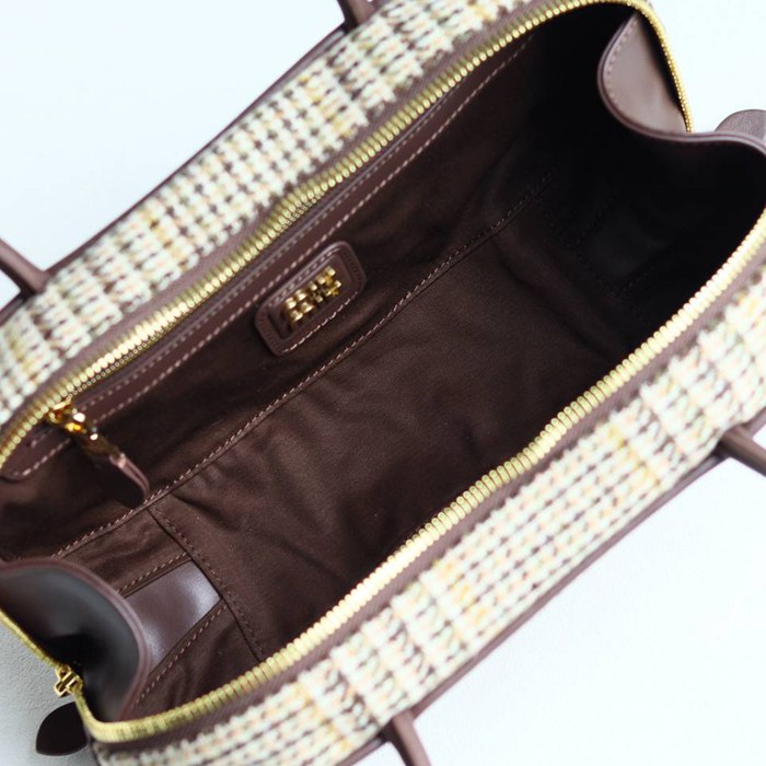 MIUMIU ショルダーバッグ キャンバス ボーリングバッグ 28×12×9cm