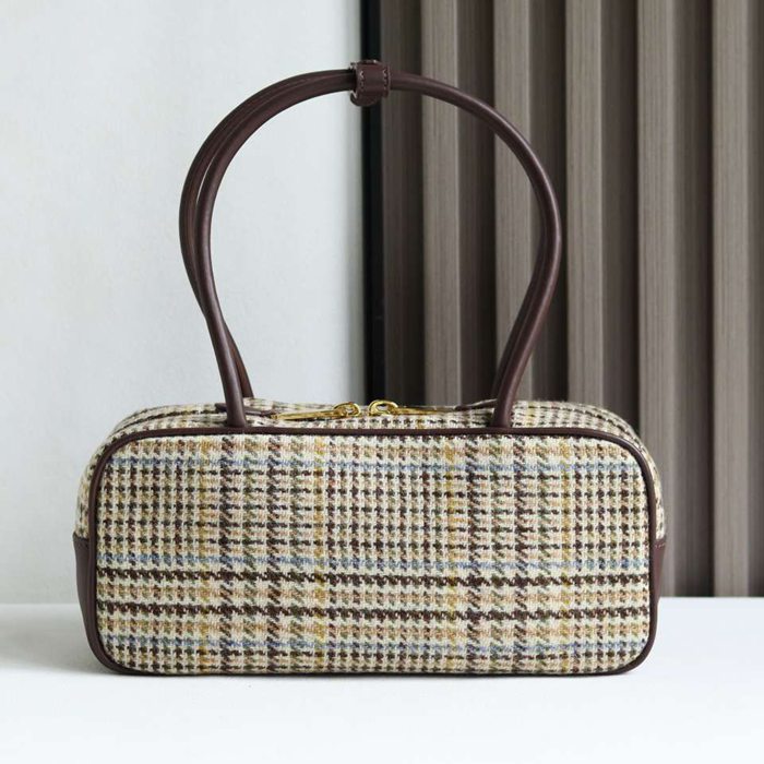 MIUMIU ショルダーバッグ キャンバス ボーリングバッグ 28×12×9cm