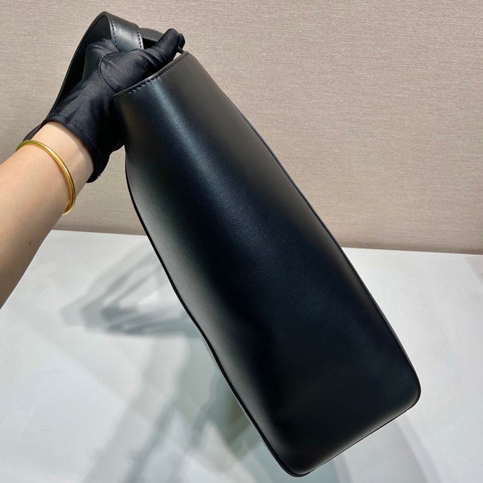 プラダ トートバッグ 38×42×17cm