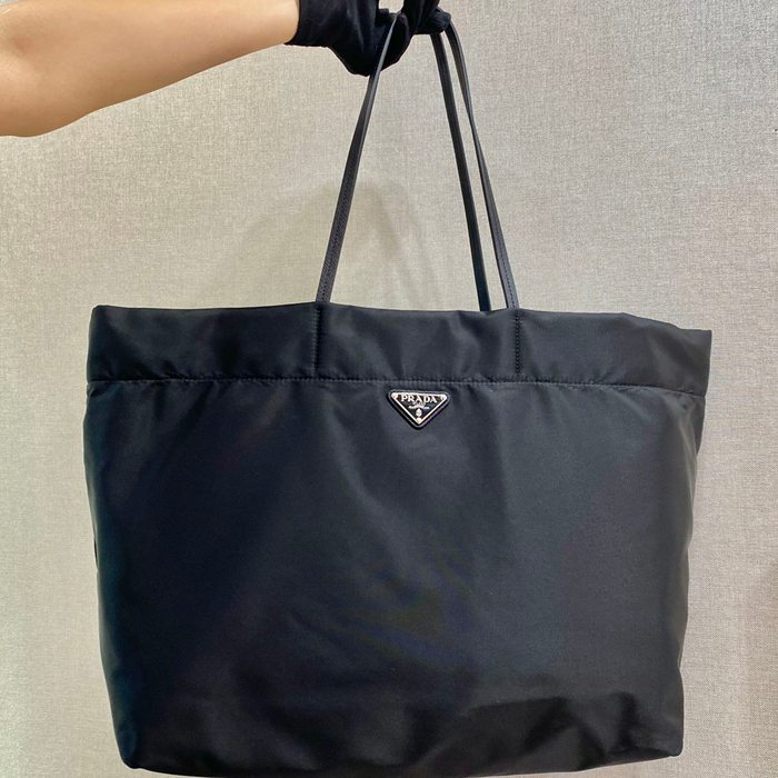 プラダ トートバッグ 40×34×16cm プラダ トートバッグ 40×34×16cm