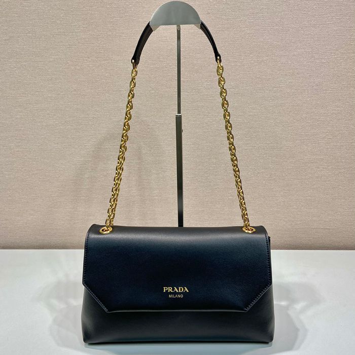 プラダ ショルダーバッグ 29×16×9.5cm プラダ ショルダーバッグ 29×16×9.5cm