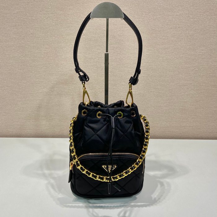 プラダ ショルダーバッグ 22.5×17.5×12cm プラダ ショルダーバッグ 22.5×17.5×12cm
