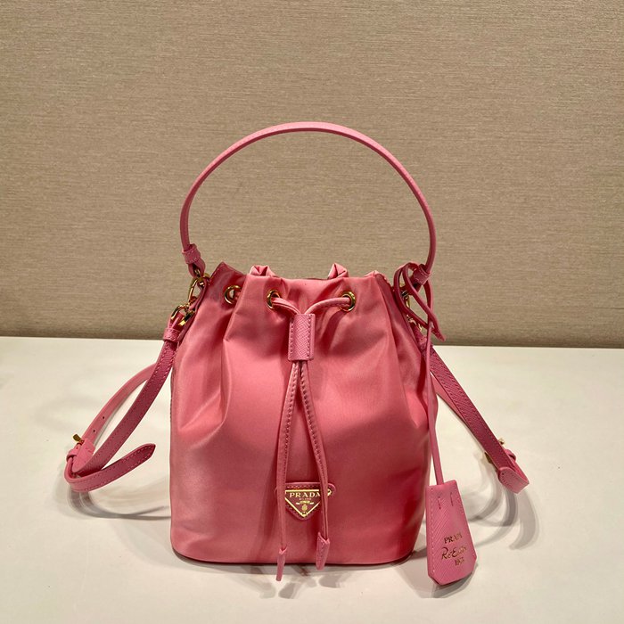 プラダ バケツバッグ 15.5×19.5×10cm プラダ バケツバッグ 15.5×19.5×10cm