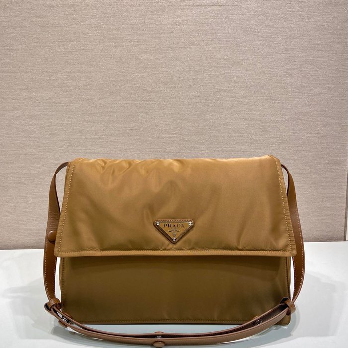 プラダ ショルダーバッグ 36×28×cm