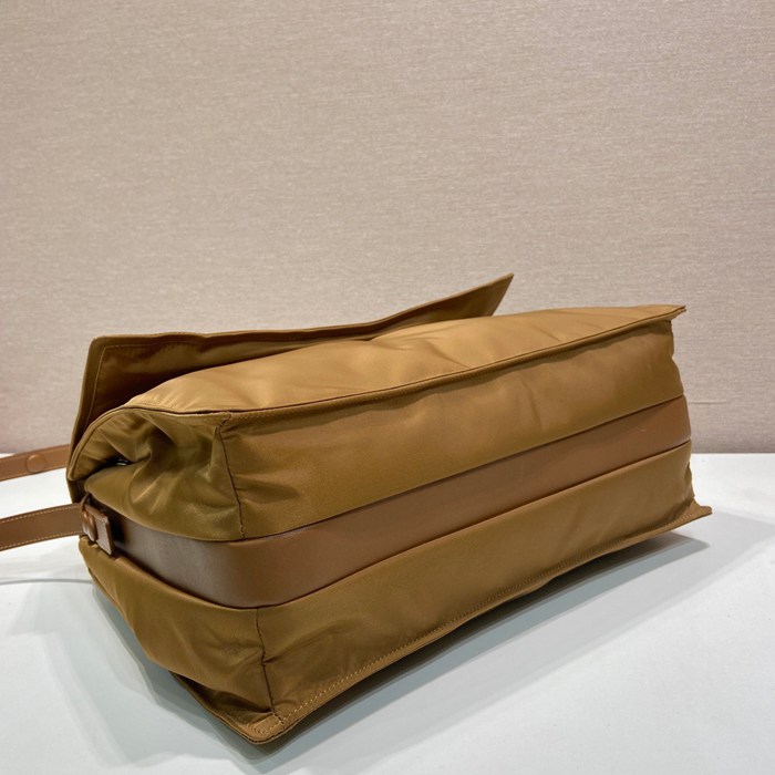 プラダ ショルダーバッグ 36×28×cm