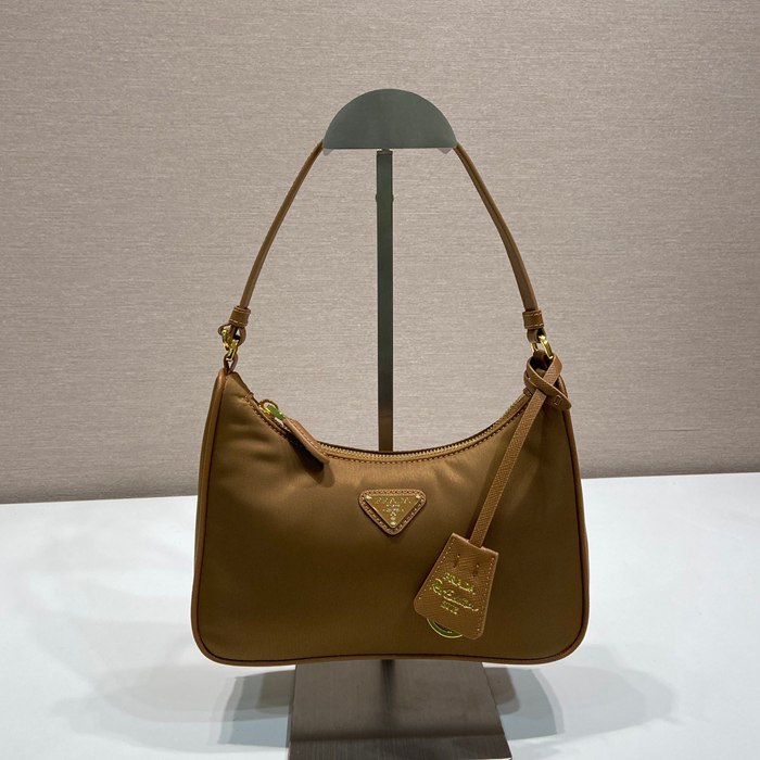 プラダ ショルダーバッグ ホーボー 22×18×6.5cm プラダ ショルダーバッグ ホーボー 22×18×6.5cm