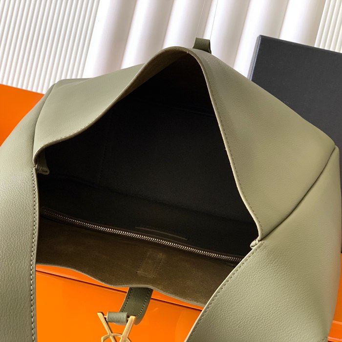 サンローラン ショルダーバッグ LE5A7 30×31×13cm
