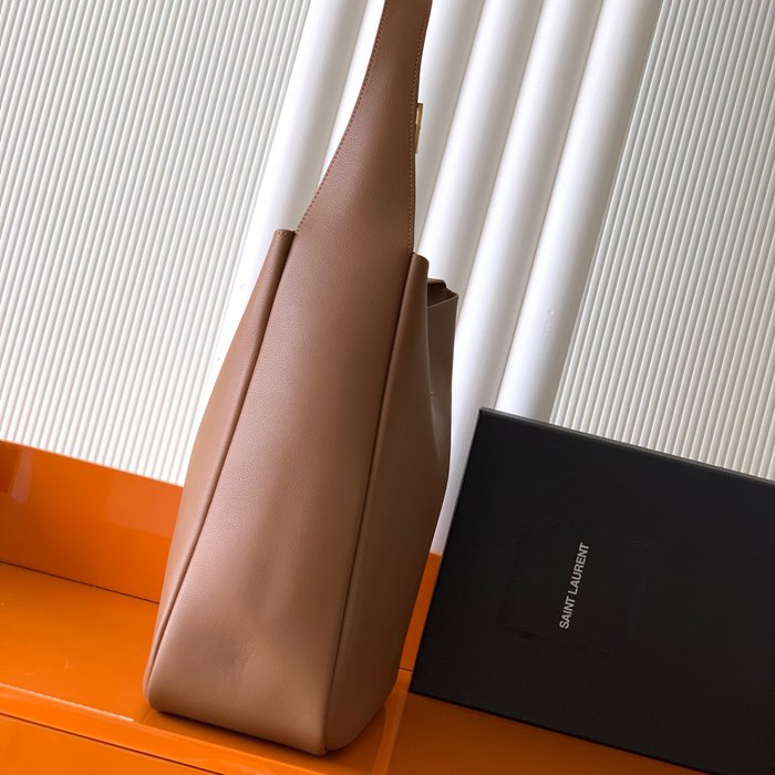 サンローラン ショルダーバッグ LE5A7 30×31×13cm