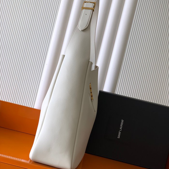 サンローラン ショルダーバッグ LE5A7 30×31×13cm