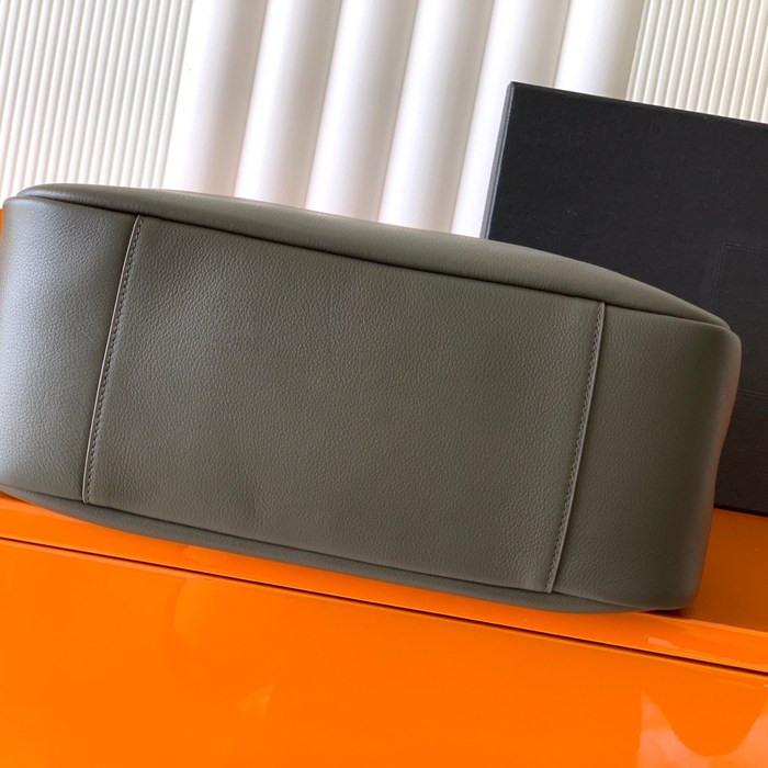 サンローラン ショルダーバッグ LE5A7 30×31×13cm