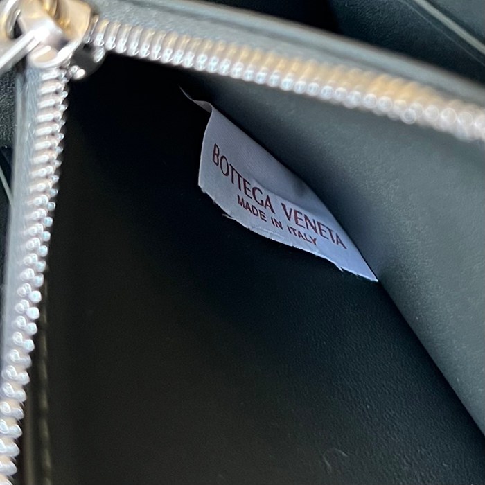 BOTTEGA VENETA イントレチャート ロングウォレット メンズ 19×10×2cm