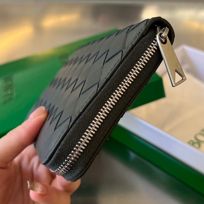 BOTTEGA VENETA イントレチャート ロングウォレット メンズ 19×10×2cm