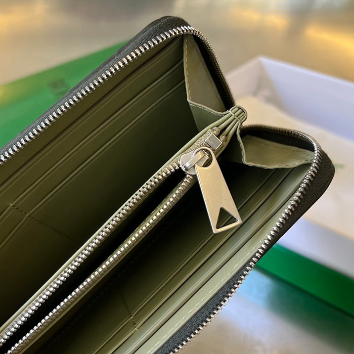 BOTTEGA VENETA イントレチャート ロングウォレット メンズ 19×10×2cm