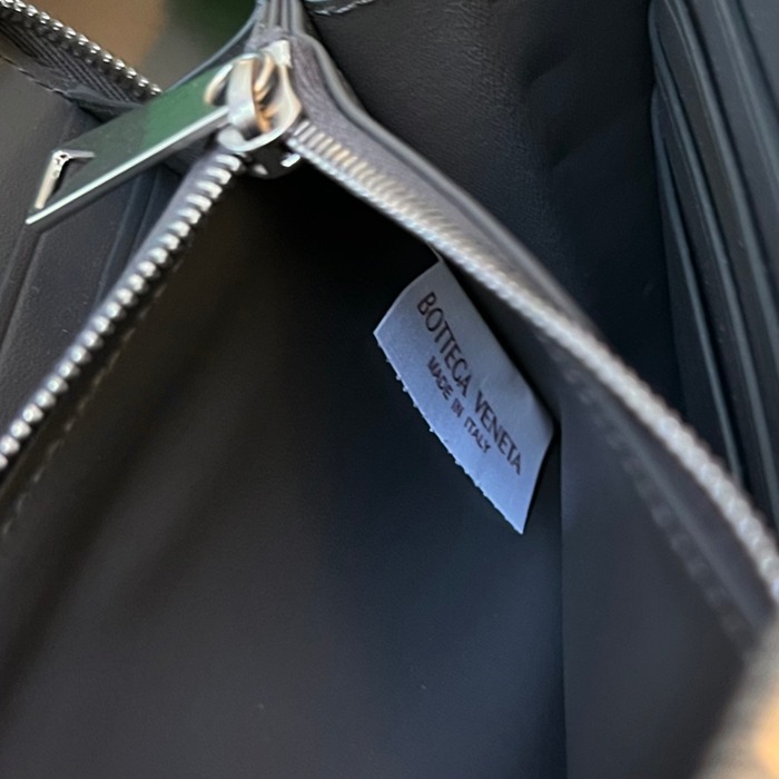 BOTTEGA VENETA イントレチャート ロングウォレット メンズ 19×11.4×2cm
