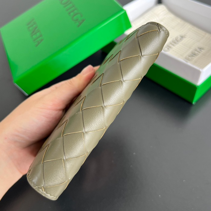 BOTTEGA VENETA イントレチャート 二つ折り財布 ユニセックス 14.5×9.5cm