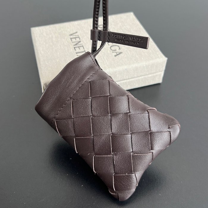 BOTTEGA VENETA ラムスキン カードケース チャーム レディース 11×8.5cm