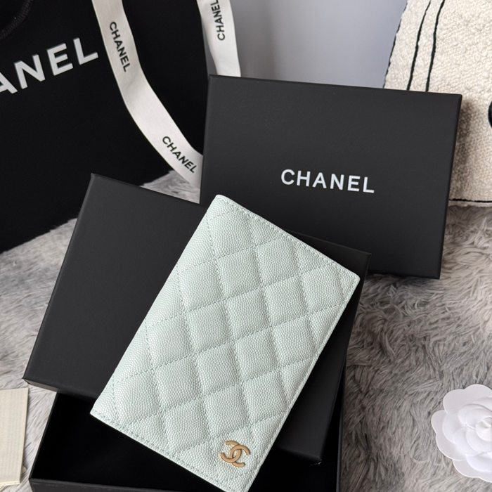 CHANEL パスポートケース カーフレザー ユニセックス 14.5×10.5×2cm