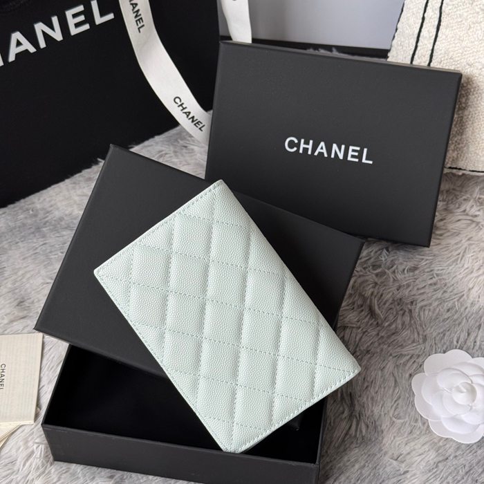 CHANEL パスポートケース カーフレザー ユニセックス 14.5×10.5×2cm
