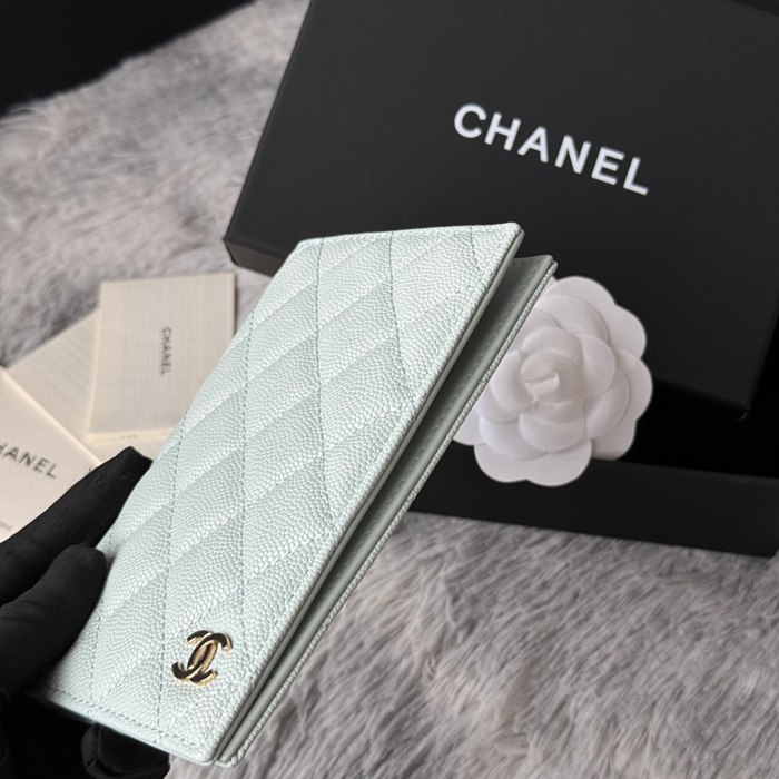CHANEL パスポートケース カーフレザー ユニセックス 14.5×10.5×2cm