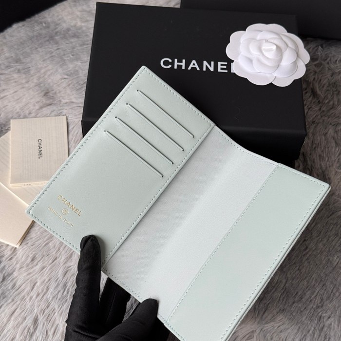 CHANEL パスポートケース カーフレザー ユニセックス 14.5×10.5×2cm
