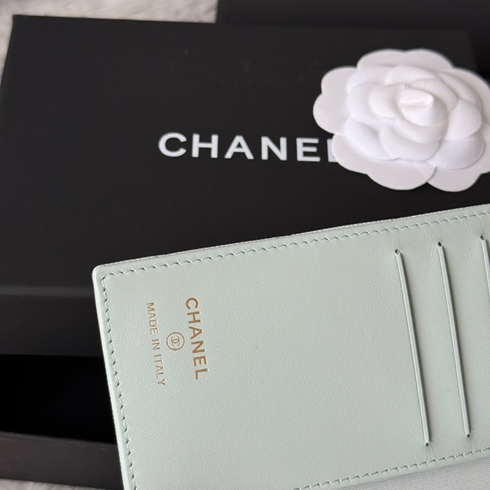 CHANEL パスポートケース カーフレザー ユニセックス 14.5×10.5×2cm