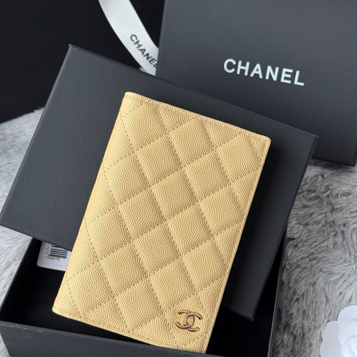 CHANEL パスポートケース カーフレザー ユニセックス 14.5×10.5×2cm
