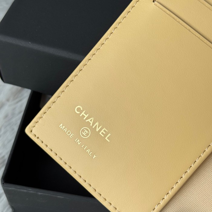 CHANEL パスポートケース カーフレザー ユニセックス 14.5×10.5×2cm
